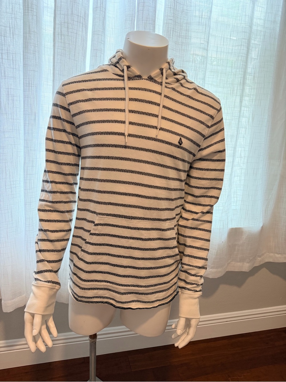 Volcom Men’s M Cream Black Striped Pullover Hoodie Surf Skate